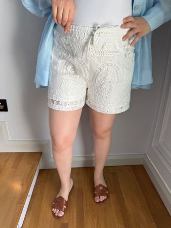 Beyaz İçi Astarlı Güpür Şort