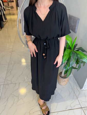 Siyah Beli Kuşaklı Maxi Boy Elbise