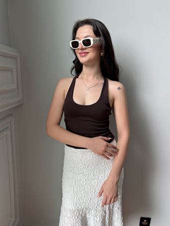 Acı Kahverengi Boyundan Geçmeli Sırt Dekolteli Bluz