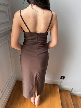 Acı Kahverengi İnce Askılı Büzgülü Midi Elbise