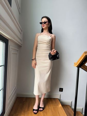 Taş Rengi İnce Askılı Büzgülü Midi Elbise