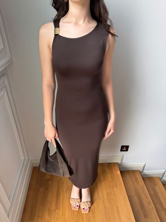 Acı Kahverengi Aksesuar Detaylı Midi Elbise