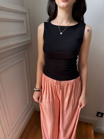 Siyah Kayık Yaka Kolsuz Atlet