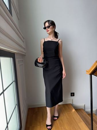 Siyah İnce Askılı Büzgülü Midi Elbise