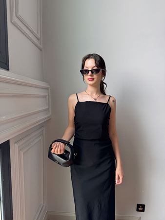Siyah İnce Askılı Büzgülü Midi Elbise