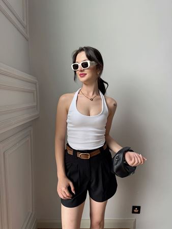 Beyaz Boyundan Geçmeli Sırt Dekolteli Bluz