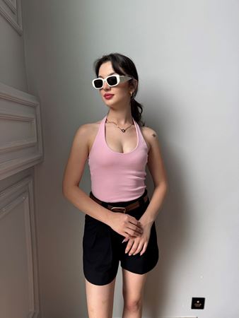 Pembe Boyundan Geçmeli Sırt Dekolteli Bluz