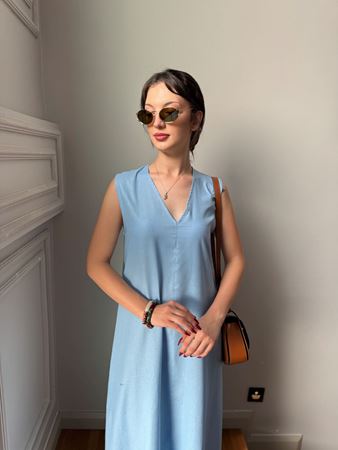 MD Mavi V Yaka Keten Elbise