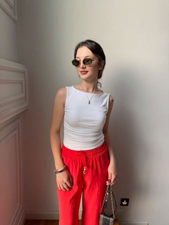 Beyaz Yanları Büzgülü Kayık Yaka Bluz