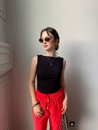 Siyah Yanları Büzgülü Kayık Yaka Bluz