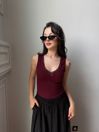 Bordo V Yaka Dantel Şeritli Atlet