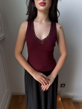 Bordo V Yaka Dantel Şeritli Atlet