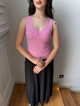 Pembe V Yaka Dantel Şeritli Atlet