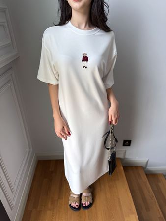 Beyaz Teddy Nakışlı Yırtmaçlı Penye Elbise