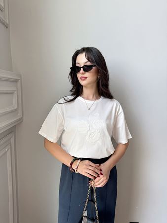 Ekru Çiçek Kabartmalı T-Shirt