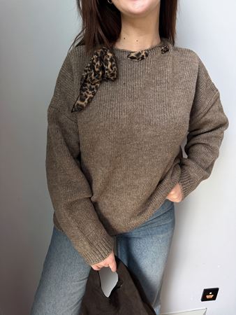 Vizon Leopar Fularlı Triko Kazak