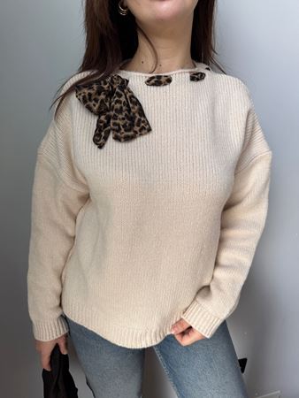 Ekru Leopar Fularlı Triko Kazak