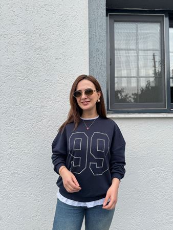 Lacivert Taş Detaylı Gri Biyeli Sweatshirt