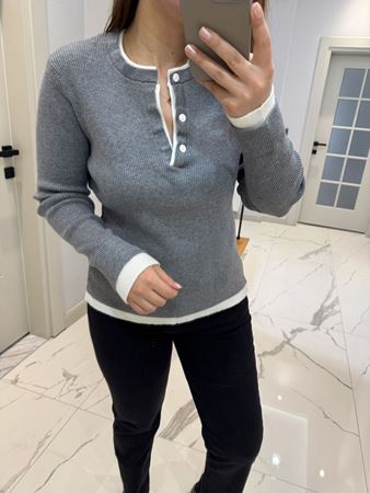 Gri Yakası ve Bilekler Parça Detaylı Triko