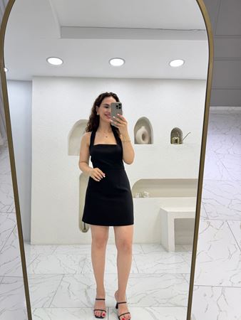Siyah Boyundan Geçmeli Mini Elbise