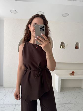Kahverengi Bağlamalı Asimetrik Keten Bluz Pantolon Takım