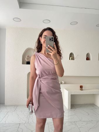 Pudra İpek Saten Tek Omuz Anvelop Kısa Elbise