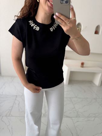İPKYL Siyah Yakası Taşlı Modal Bluz