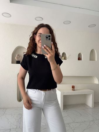 İPKYL Siyah Yakası Taşlı Modal Bluz