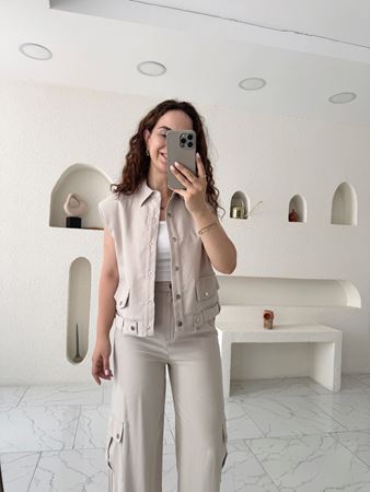 Taş Rengi Çıtçıt Detaylı Yelek Pantolon Takım