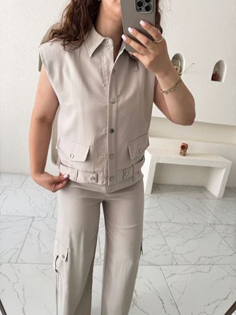 Taş Rengi Çıtçıt Detaylı Yelek Pantolon Takım