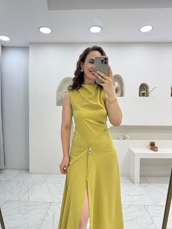 Yağ Yeşili Gold Aksesuarlı Asimetrik Elbise