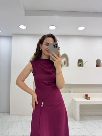 Mürdüm Gold Aksesuarlı Asimetrik Elbise
