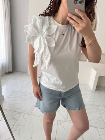 Ekru Tek Omuz Çiçekli Tişört