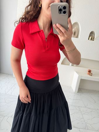 Kırmızı Polo Yaka Yanları Büzgülü Bluz