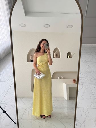 Sarı Tek Omuz Pencere Detay Maxi Elbise