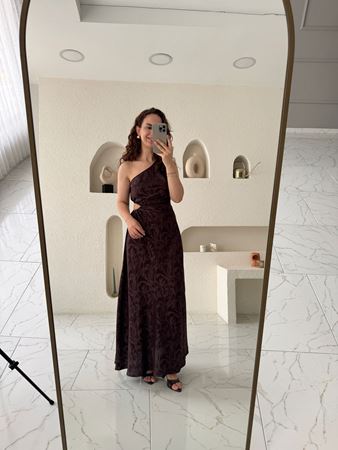 Kahverengi Tek Omuz Pencere Detay Maxi Elbise
