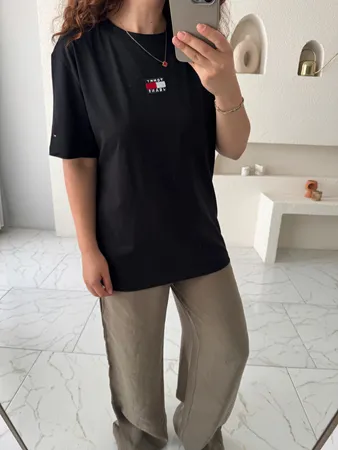 Siyah Orijinal Marka Önü Baskılı T-Shirt