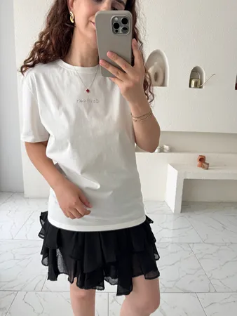 Beyaz Marka Model Kabartma Yazılı Basic T-Shirt