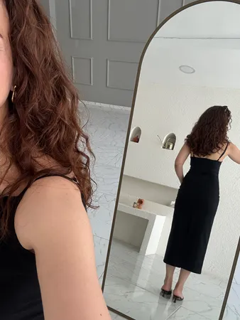Siyah İnce Askılı Büzgülü Midi Elbise