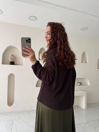 Kahverengi Kayık Yaka Basic Triko