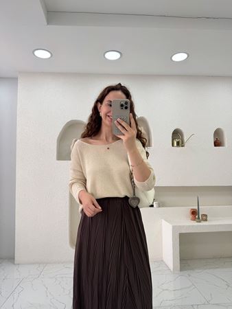 Taş Rengi Yumuşak Doku Oval Yaka Triko Kazak