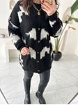 Siyah Ekru V Yaka Oversize Hırka