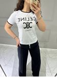 Beyaz Yaka Biyeli Yazı Detaylı T-Shirt