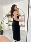 Siyah Halter Yaka Sırt Detaylı Elbise