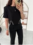 Siyah Etek Ucu Taşlı Vatkalı Crop Bluz