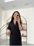 Siyah Gömlek Yaka İki Yandan Yırtmaçlı Keten Elbise
