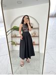 Siyah Pileli Kloş Etek