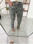 Siyah Bej Leopar Desenli Jean