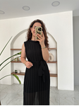 Siyah Sıfır Kol Piliseli Elbise