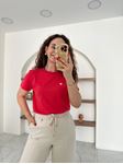 Kırmızı Kalp İşlemeli Penye T-Shirt
